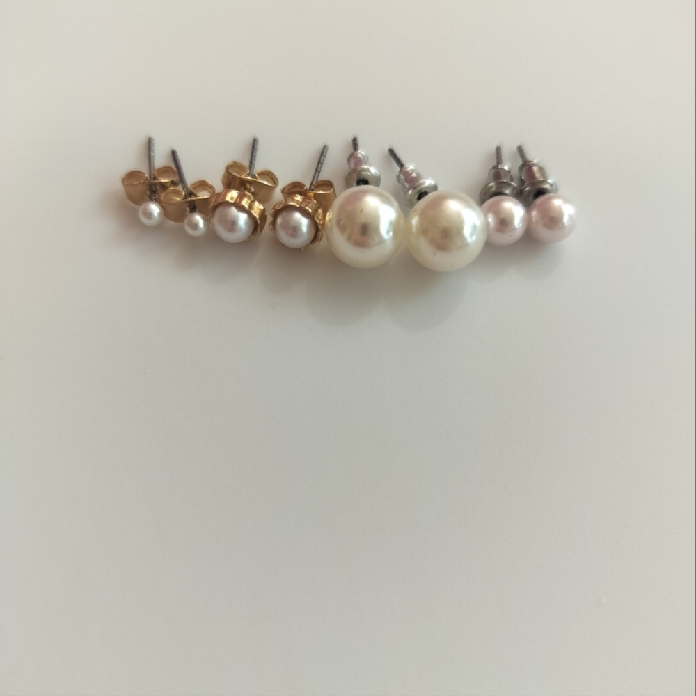 Pearl earring set, 4 pairs